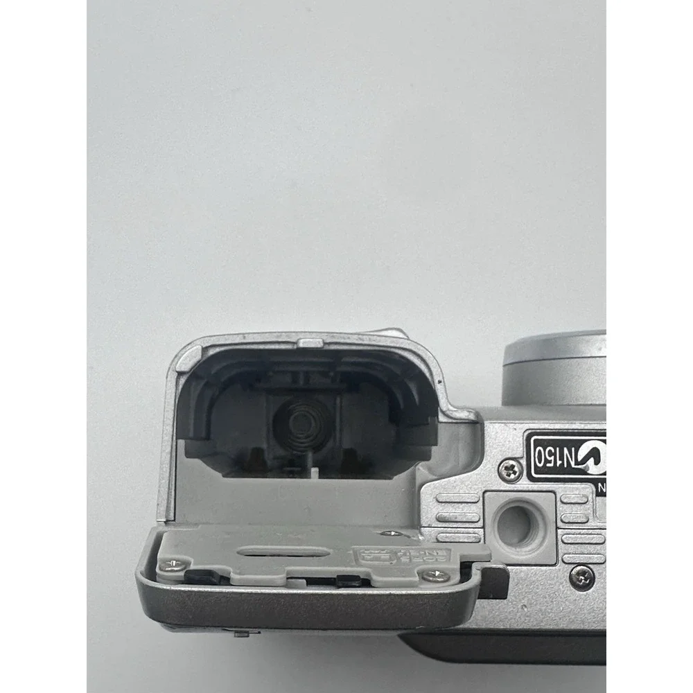 Nikon Coolpix 775 Digital Camera 2.1MP Silver UNTESTED For Parts/ Repair